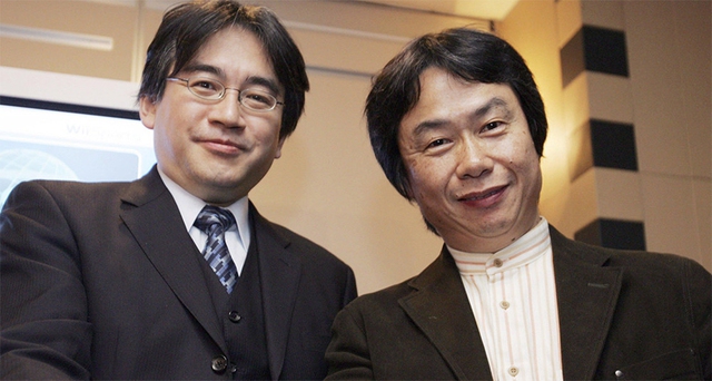 
Cố chủ tịch Nintendo, Ngài Satoru Iwata và Miyamoto​
