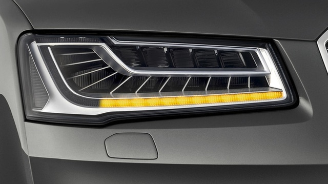  Đèn LED chiếu sáng trên chiếc Audi A8L. 