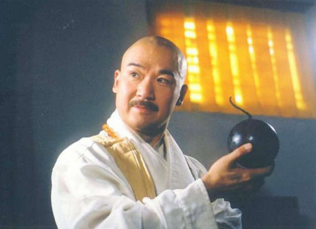 
Nhân vật Thành Côn trong phim Ỷ Thiên Đồ Long Ký được nam tài tử Trương Quốc Lập nhập vai rất thành công.

