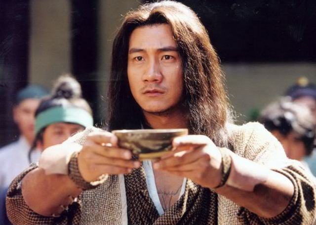 
Có lẽ nhân vật bất hạnh, khổ đau nhất trong truyện Kim Dung, chính là nhất đại kiêu hùng Kiều Phong.
