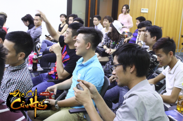 
Giải đấu Hoa Sơn Luận Kiếm diễn ra với không khí hưởng ứng, bình luận nhiệt tình từ cộng đồng game thủ có mặt tại sự kiện.
