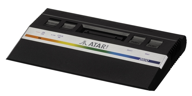  Cỗ máy chơi game huyền thoại - Atari 2600 