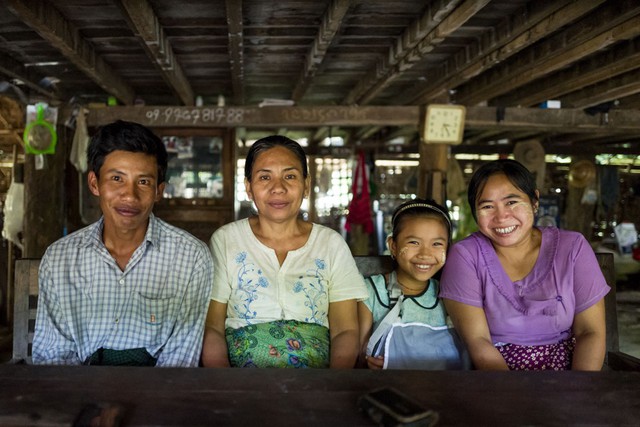 Nông dân thứ 10 và gia đình ông