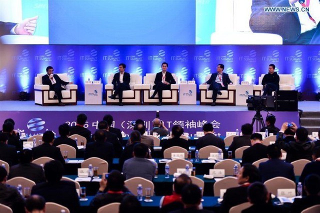  Jia Yueting (ngoài cùng bên phải) đối thoại cùng CEO các công ty lớn khác tại Hội nghị IT Thâm Quyến 