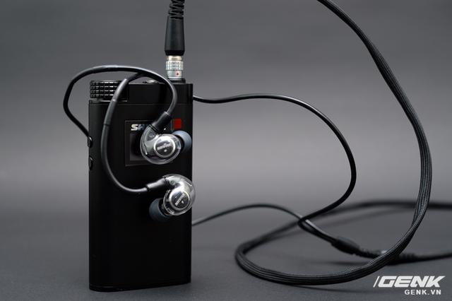 Shure KSE1500 - tai nghe in-ear tĩnh điện đầu tiên trên thế giới