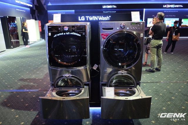  Và đặc biệt, chiếc máy giặt dạng mini này có thể dùng làm bệ để đặt chiếc mặt giặt lớn hơn ở trên. 