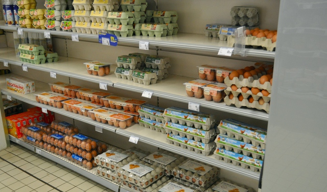  Trứng bán trong một siêu thị ở Pháp, không cần ngăn lạnh 