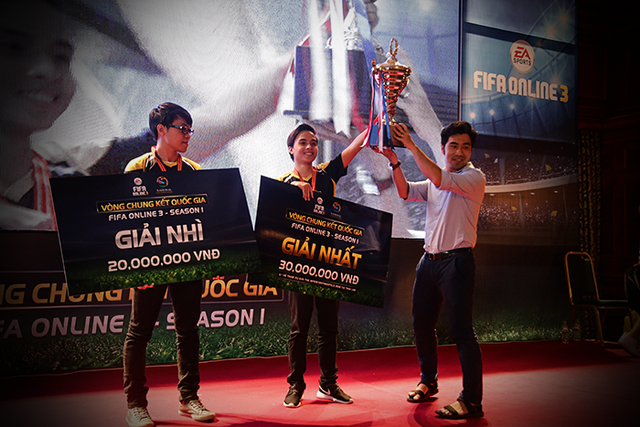 
Văn Hòa – Người vừa đăng quang National Championship mùa 1 năm 2016 sẽ đại diện cho FIFA Online 3 Việt Nam dự giải đấu Quốc tế này.

