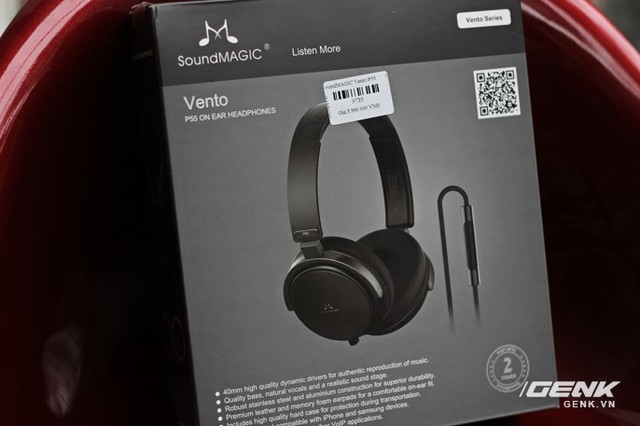  Là chiếc headphone cao cấp đầu tiên của SoundMAGIC, Vento P55 được đóng hộp đơn giản, gọn gàng nhưng cũng rất đẹp mắt. 
