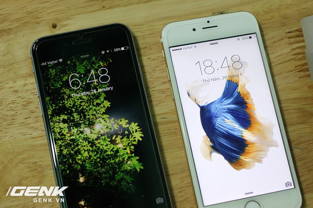 iPhone 6s thật (bên trái) và iPhone 6s giả (bên phải). 