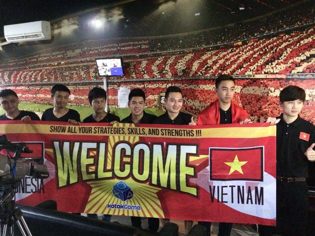
Trận đấu giao hữu giữa đội tuyển Việt Nam và Indonesia tại nước bạn.
