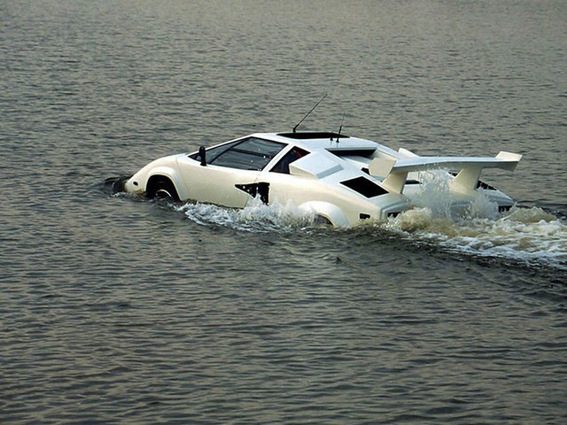  Vừa đi được trên cạn lại có thể bơi được dưới nước. Đó là chiếc Z1A Lamborghini Countach của SeaRoader 