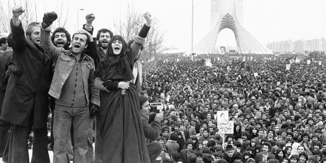  Người dân Iran ăn mừng thành công của cuộc cách mạng năm 1979 