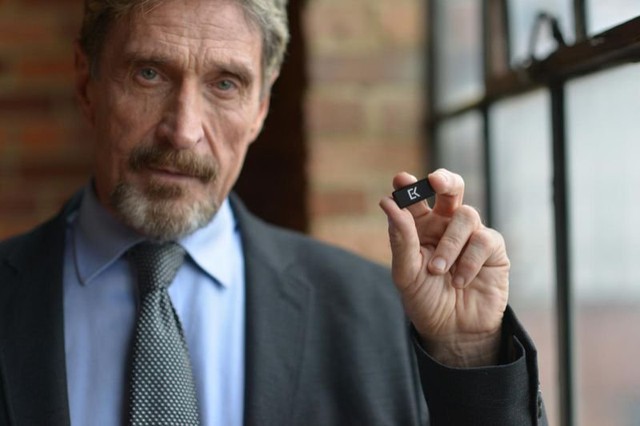  Huyền thoại bảo mật John McAfee 