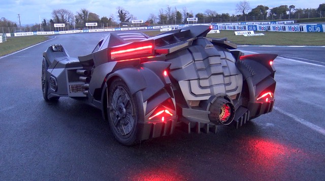 Khi “siêu xe bò” Lamborghini lột xác thành “siêu xe Dơi”