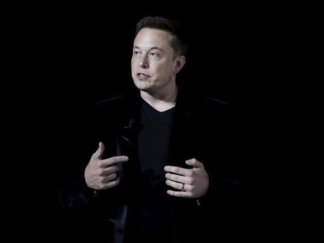  CEO Tesla - Elon Musk. 