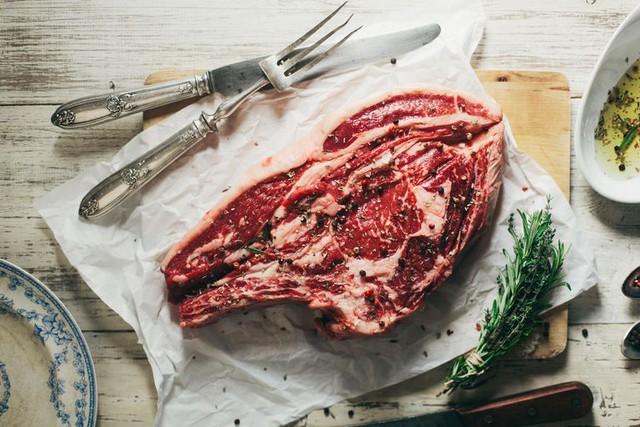  Liệu con người nên tiếp tục ăn thịt? 