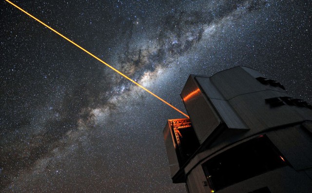  Việc bắn các chùm laser vào không gian với hy vọng có thể giúp trái đất ẩn mình từ sự tìm kiếm của người ngoài hành tinh 