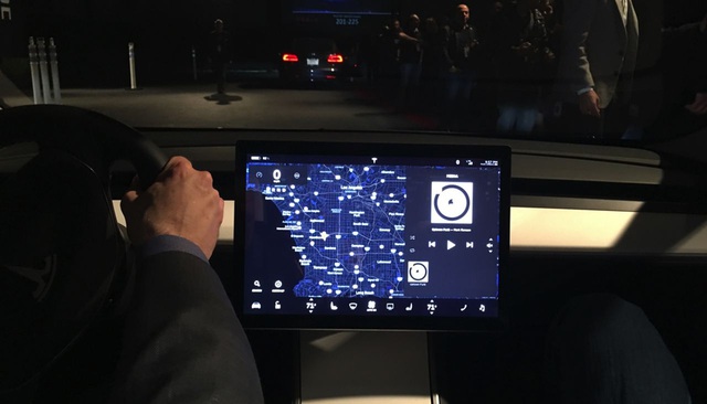 Bảng điều khiển của Model 3.