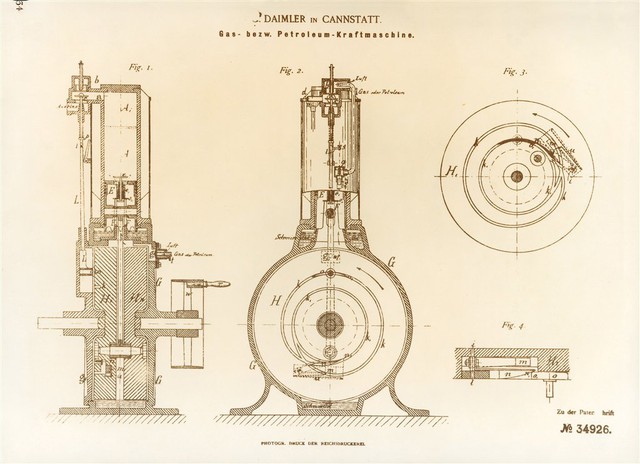 Cận cảnh chiếc xe máy đầu tiên trong lịch sử loài người, ra đời năm 1885