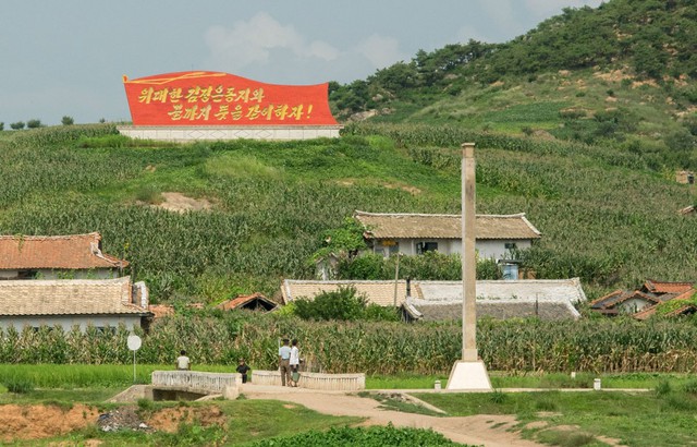  Toàn cảnh vùng nông thôn Bắc Triều Tiên. 