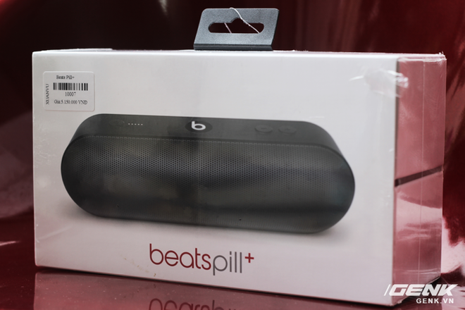 Giống như mọi sản phẩm khác của Apple, Beats Pill được đóng hộp gọn gàng, đẹp mắt