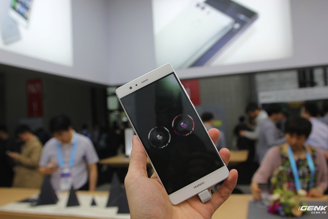  Huawei P9 Plus, với kiểu dáng không khác mấy so với đàn em của nó. 
