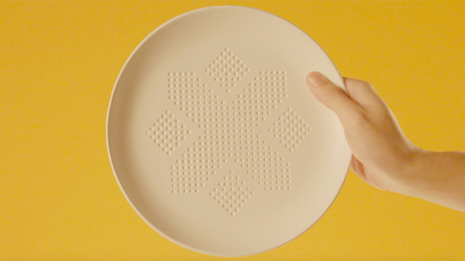 AbsorbPlate - Đĩa Hấp Thu có khả năng hút dầu mỡ từ đồ ăn.