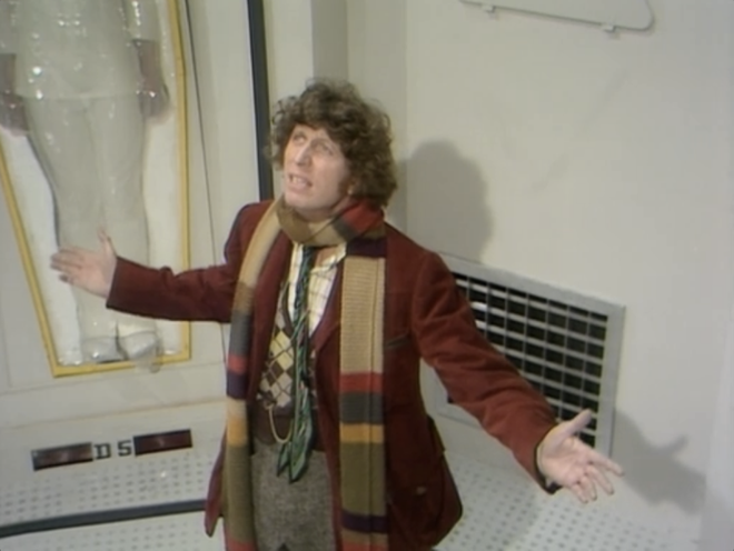  The Doctor trong một cơ sở ngủ đông lạnh khổng lồ trong phim Doctor Who 