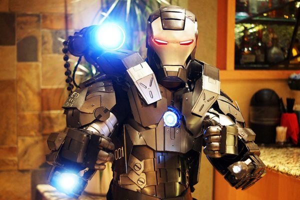 Cosplay Iron Man đẹp "miễn chê" 1