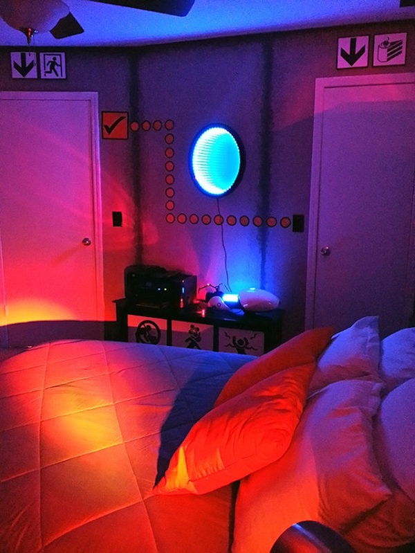 Phòng ngủ độc đáo của nữ gamer mê Portal 11