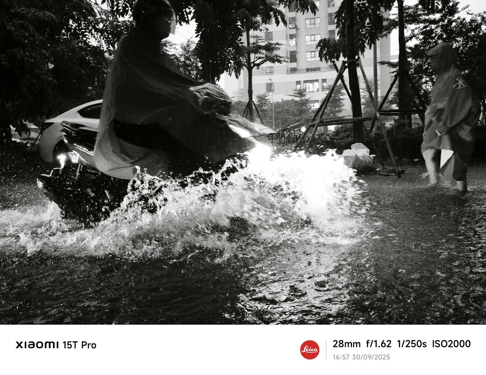 Xiaomi 15T Pro: Phố phường hóa sông, dòng người hóa những con thuyền nhỏ!- Ảnh 5.