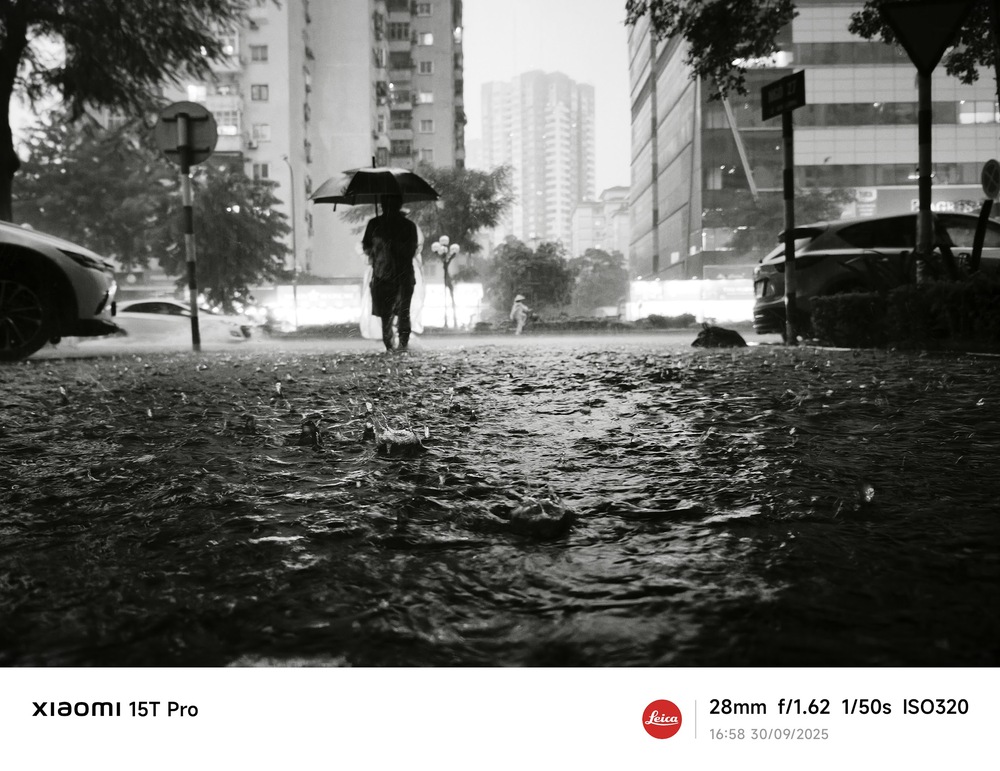 Xiaomi 15T Pro: Phố phường hóa sông, dòng người hóa những con thuyền nhỏ!- Ảnh 3.