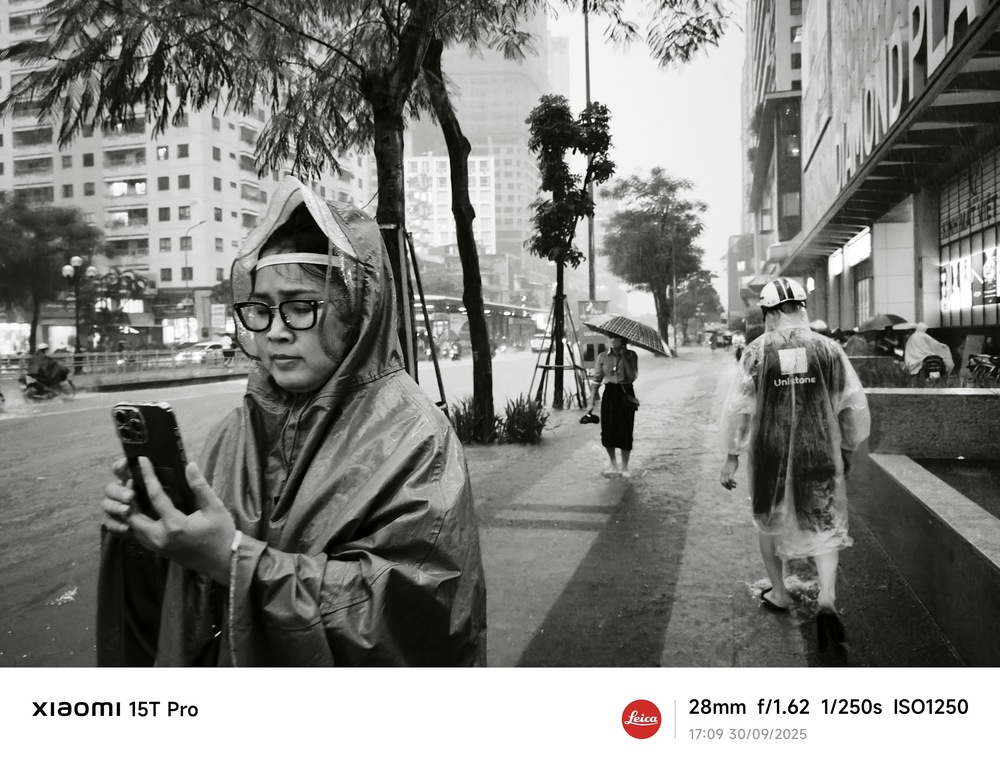 Xiaomi 15T Pro: Phố phường hóa sông, dòng người hóa những con thuyền nhỏ!- Ảnh 40.