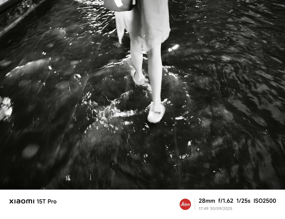 Xiaomi 15T Pro: Phố phường hóa sông, dòng người hóa những con thuyền nhỏ!- Ảnh 19.