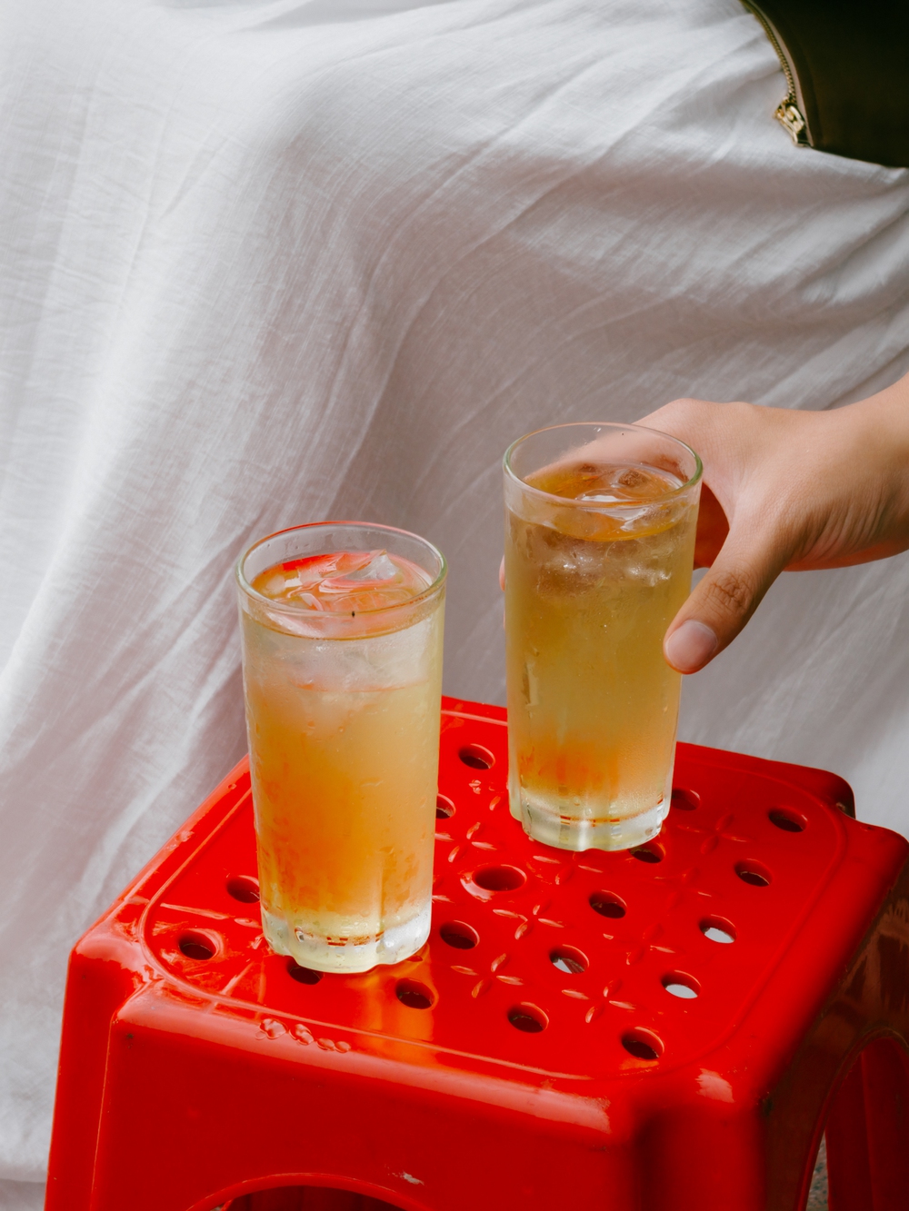 Cùng Galaxy S26 Ultra ngắm Hà Nội mùa 'đỏng đảnh': Ghé chợ sớm Long Biên, thăm dàn hoa giấy khu tập thể để thấy, hóa ra Thủ Đô vẫn 'tình' đến vậy - Ảnh 69.