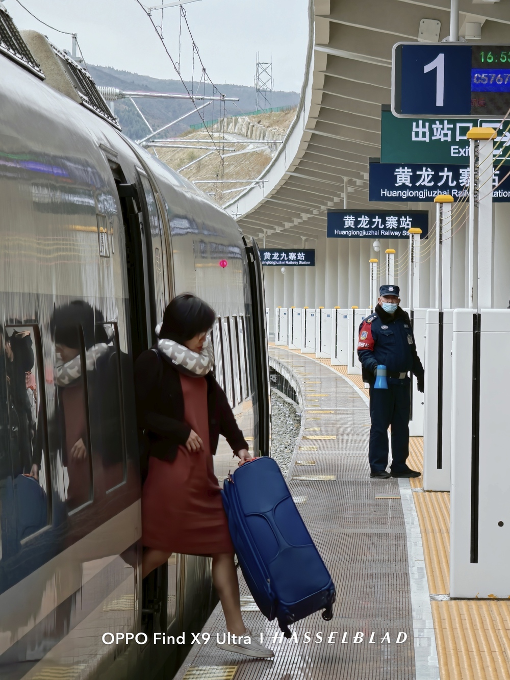 Đến Th&agrave;nh Đ&ocirc; ngắm gấu tr&uacute;c, l&ecirc;n Cửu Trại C&acirc;u chạm v&agrave;o "Thi&ecirc;n Đường Hạ Giới" - Ảnh 62.