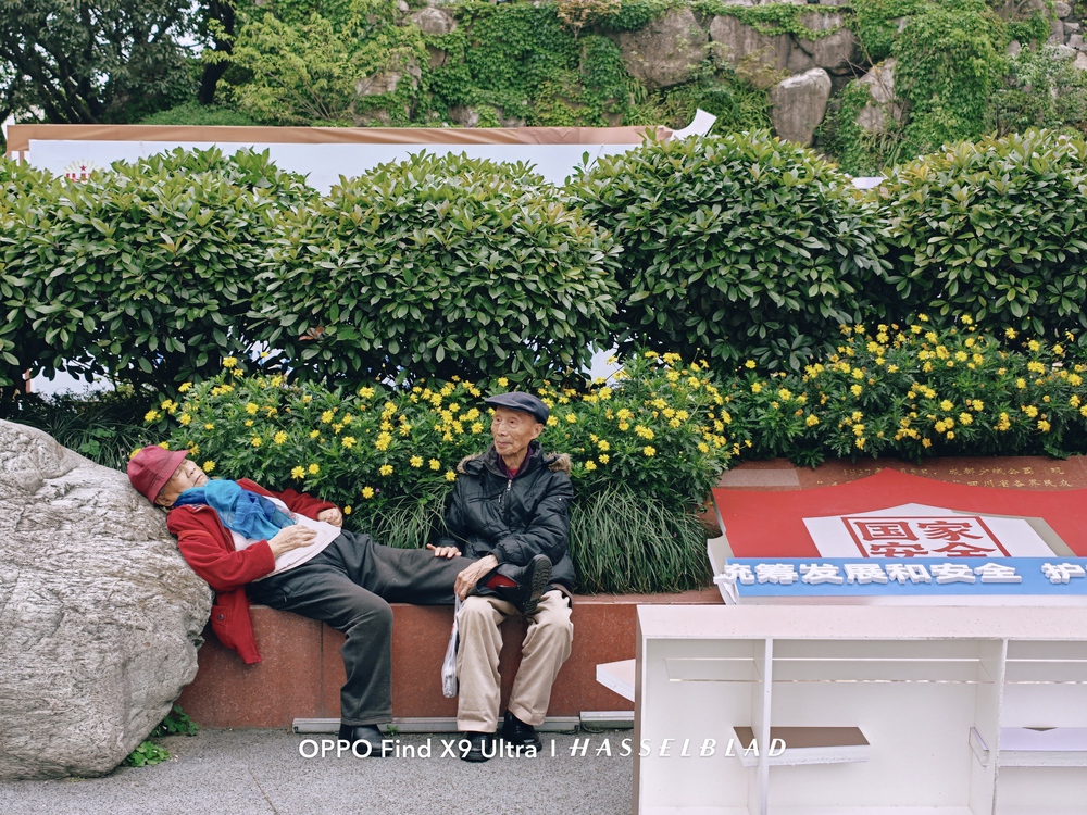 Đến Th&agrave;nh Đ&ocirc; ngắm gấu tr&uacute;c, l&ecirc;n Cửu Trại C&acirc;u chạm v&agrave;o "Thi&ecirc;n Đường Hạ Giới" - Ảnh 6.