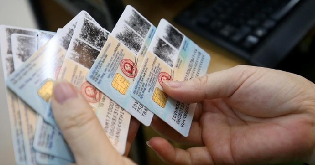 Có bắt buộc phải mang CMND, CCCD và CCCD gắn chip mỗi khi đi ra đường ...
