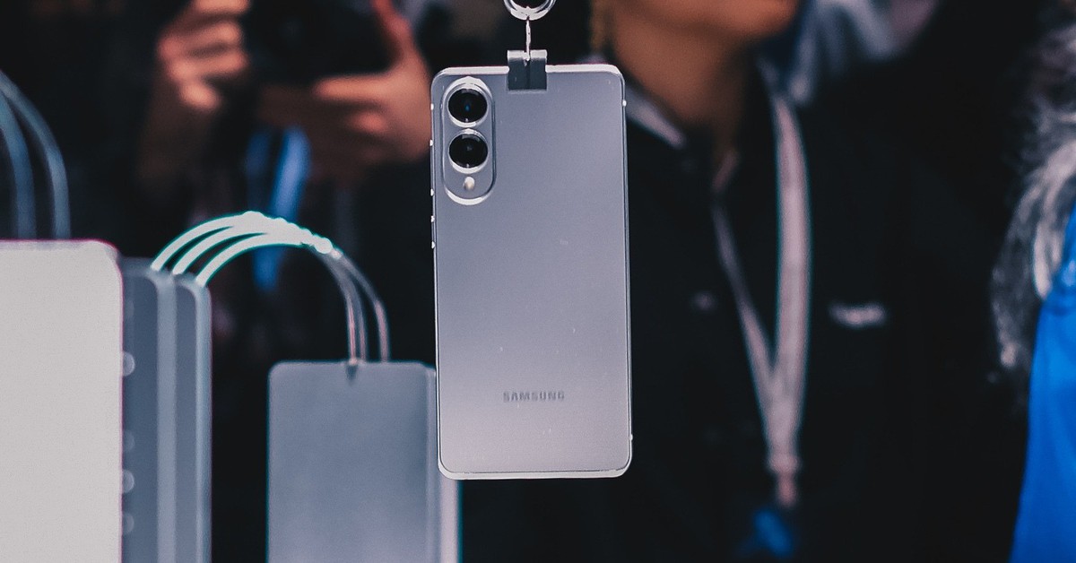 Thiết kế siêu mỏng của Galaxy S25 Edge có thể là một vấn đề nếu Samsung ...