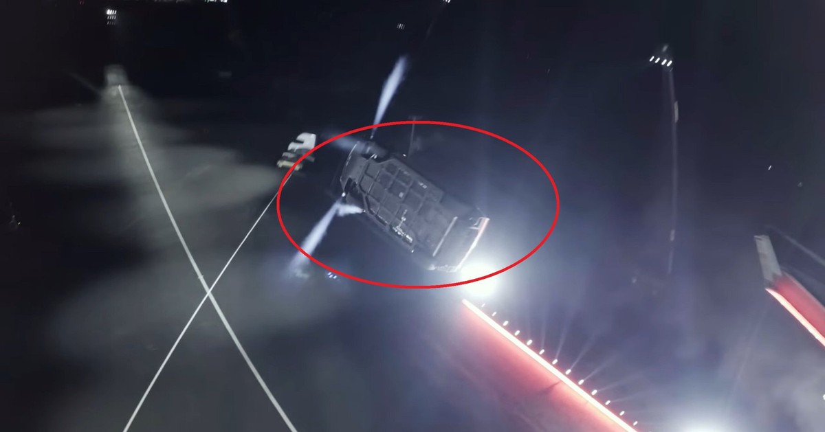 Sự thật trần trụi phía sau màn trình diễn xe bay hào nhoáng của tỷ phú Elon Musk: Chiếc "xe bay" phải chăng chỉ là một vỏ bọc trống rỗng?