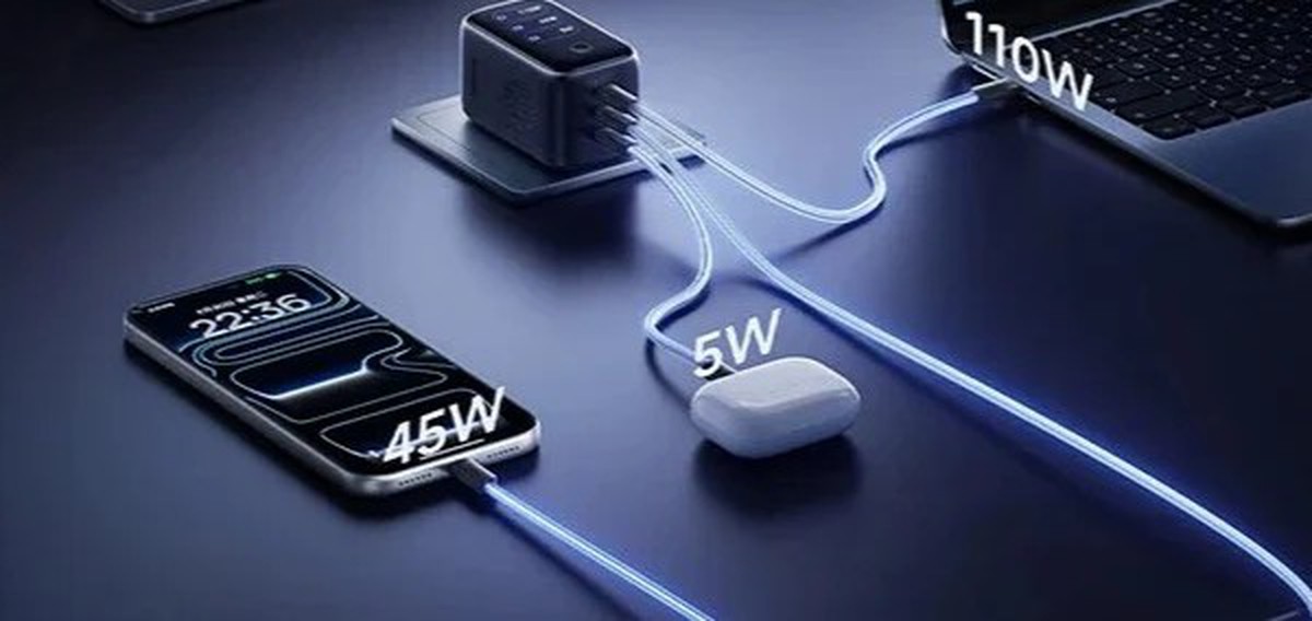 Củ sạc Baseus 160W này có màn hình, quạt tản nhiệt 12.500 vòng/phút, giá khoảng 1.5 triệu