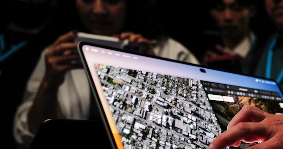 Màn hình cảm ứng trên MacBook Pro mới hoạt động như thế nào?