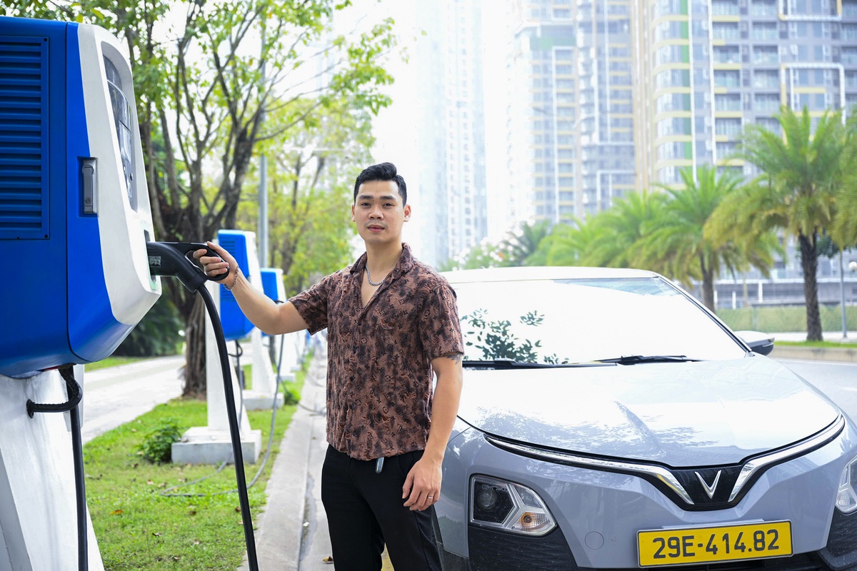 [Infographic] Nhìn vào số dư tài khoản của tài xế công nghệ chạy xe điện, ta thấy ngay tại sao họ lại "chuyển đổi xanh"