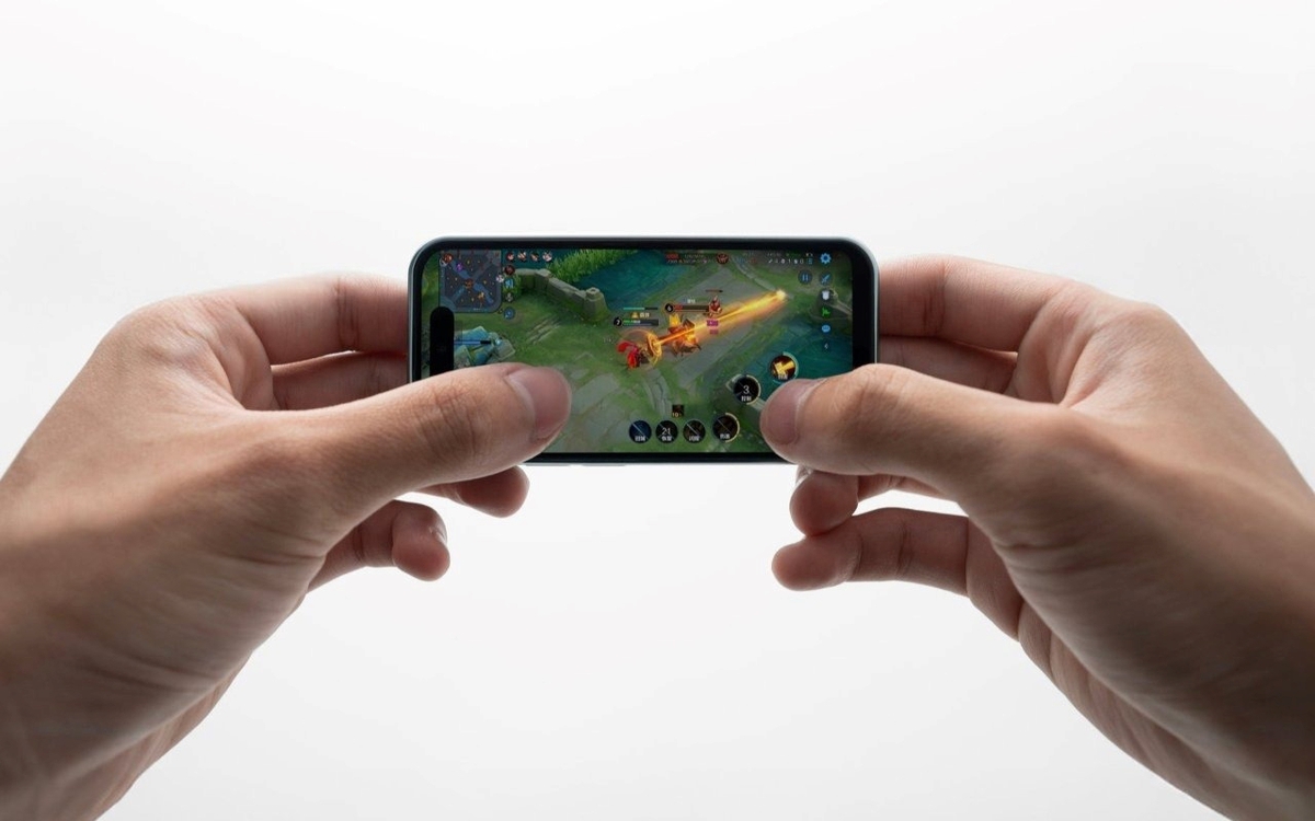 6 điện thoại nhỏ gọn hợp làm máy phụ: Màn hình từ 3 inch, vỏ siêu bền, pin trâu, camera tầm nhiệt đủ cả