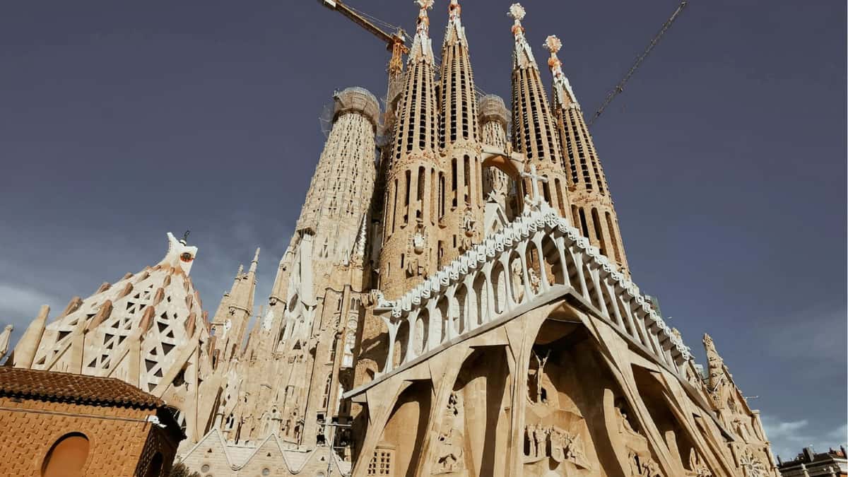 Lộ diện bộ Lego "khủng" nhất lịch sử: Gồm hơn 12.000 mảnh ghép, mô phỏng nhà thờ Sagrada Familia, giá gần 16 triệu đồng