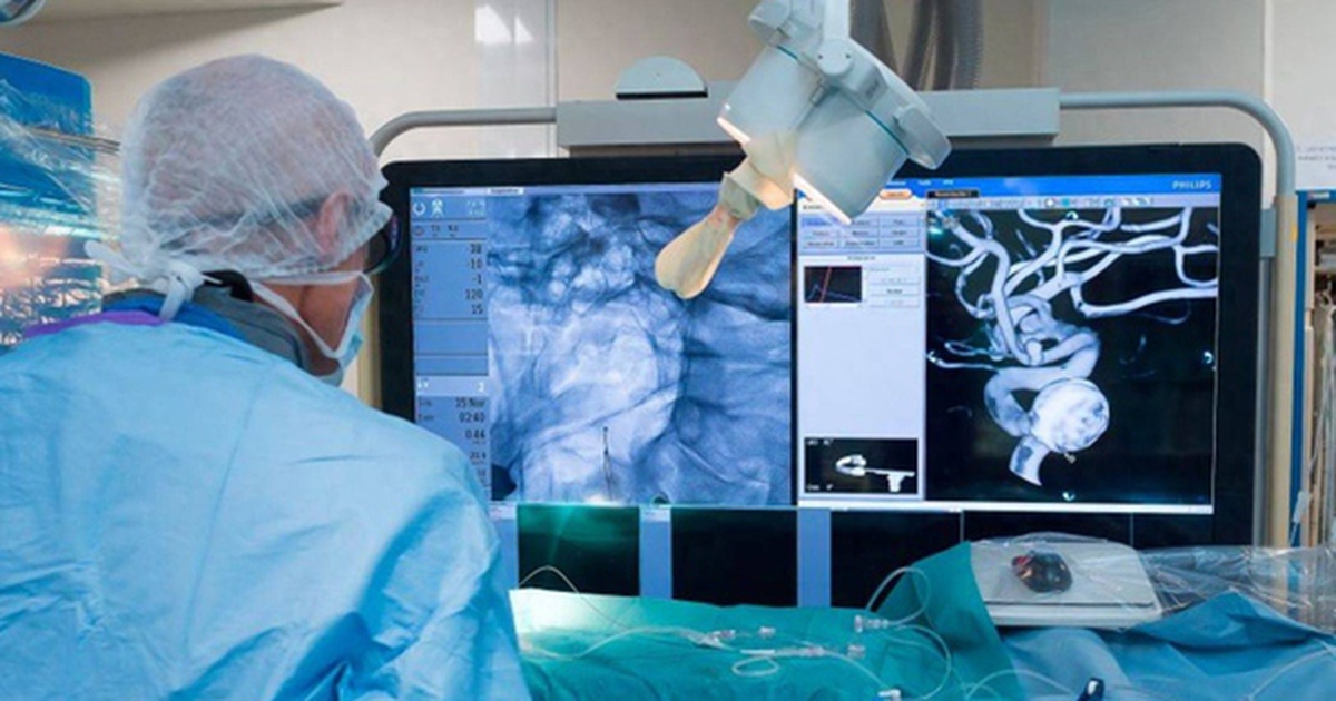 Robot can thiệp mạch máu của Trung Quốc đạt 100% thành công, rút ngắn gần một phần ba thời gian phẫu thuật não