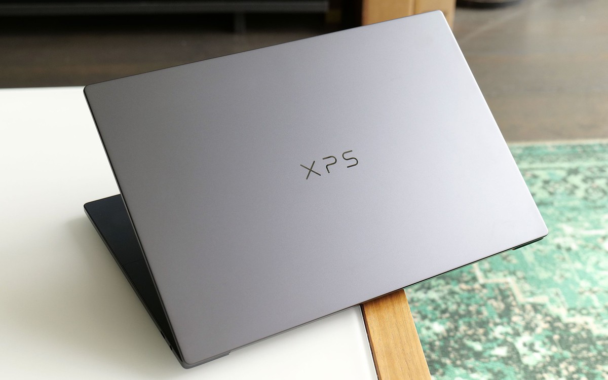 Laptop Windows giờ đã có pin dùng hơn 1 ngày nhờ Intel Panther Lake, MacBook có nên lo lắng?