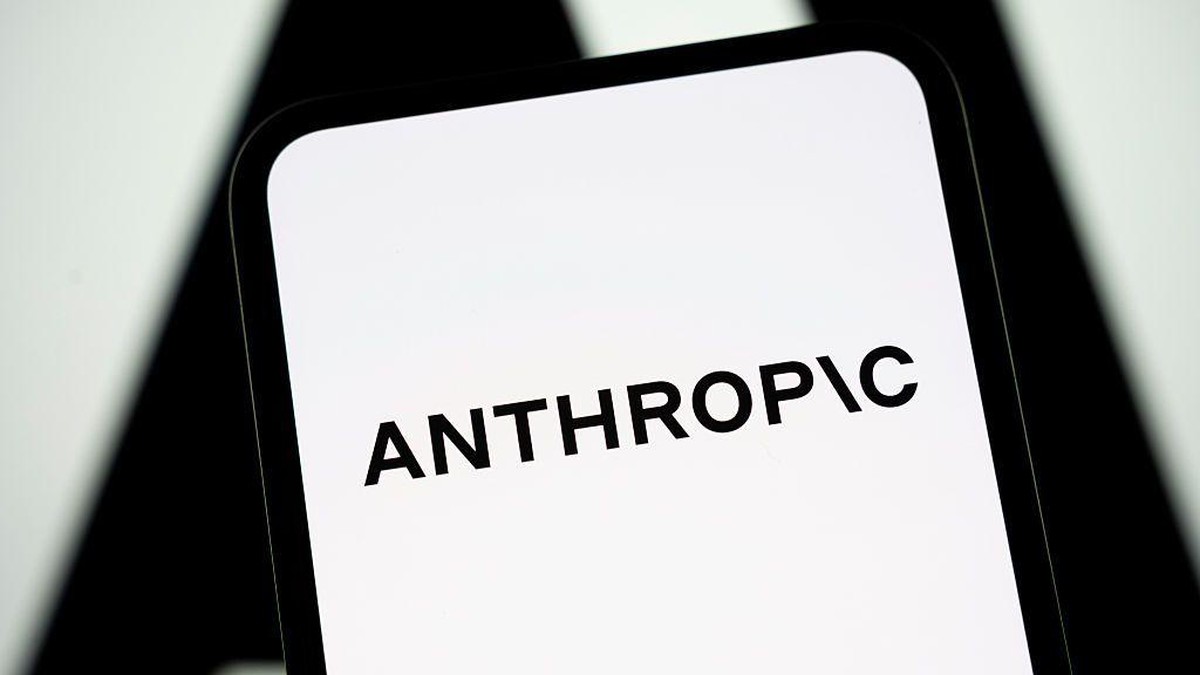 Anthropic xây hệ thống bắt AI "đừng để lộ danh tính" - rồi vô tình để lộ chính hệ thống đó cho cả thế giới thấy