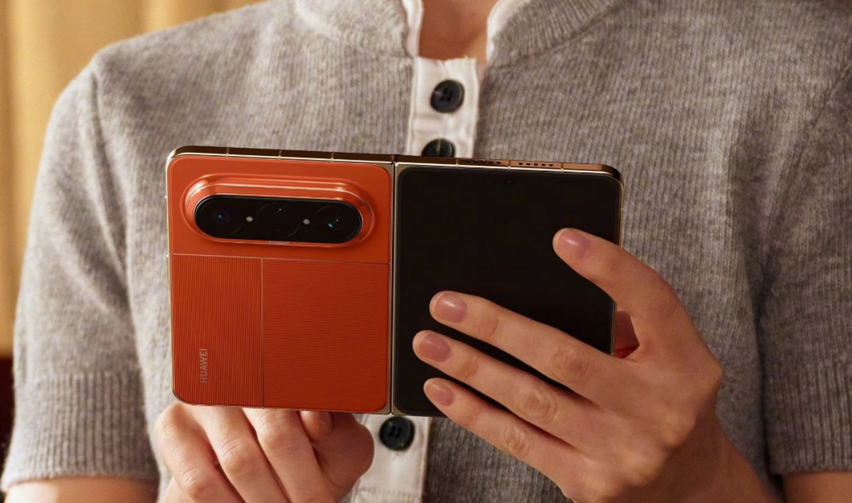 Apple còn đang rục rịch chuẩn bị, Huawei đã đem thiết kế iPhone Fold tương lai đi bán